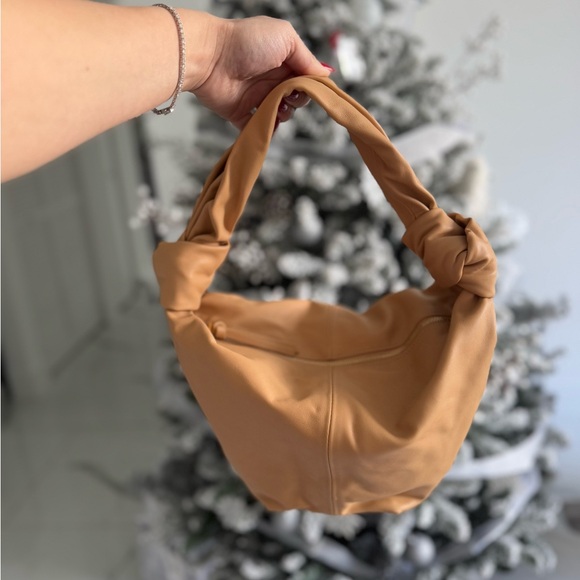 Bottega Double Knot Bag - Picture 5 of 6